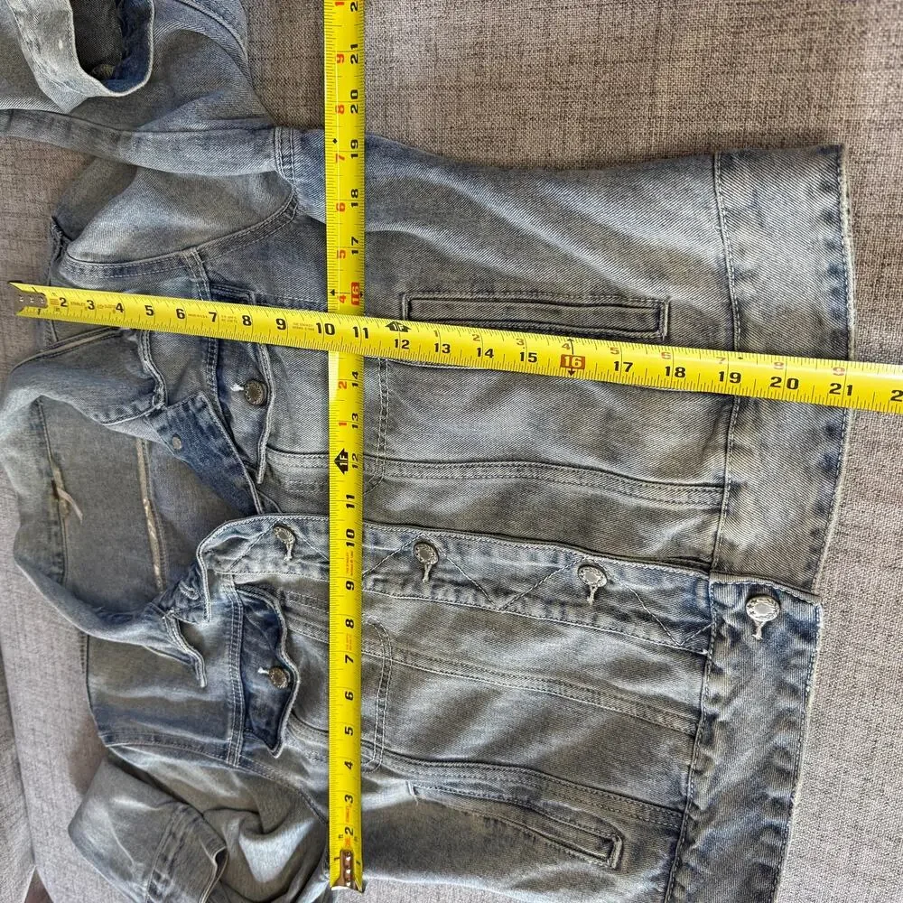 Free People Light Wash Denim Trucker Jacket Women's Size Large L Distressed